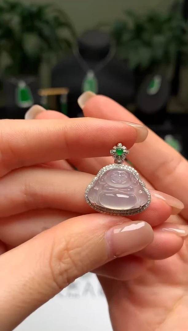颈饰18K金镶嵌翡翠佛公