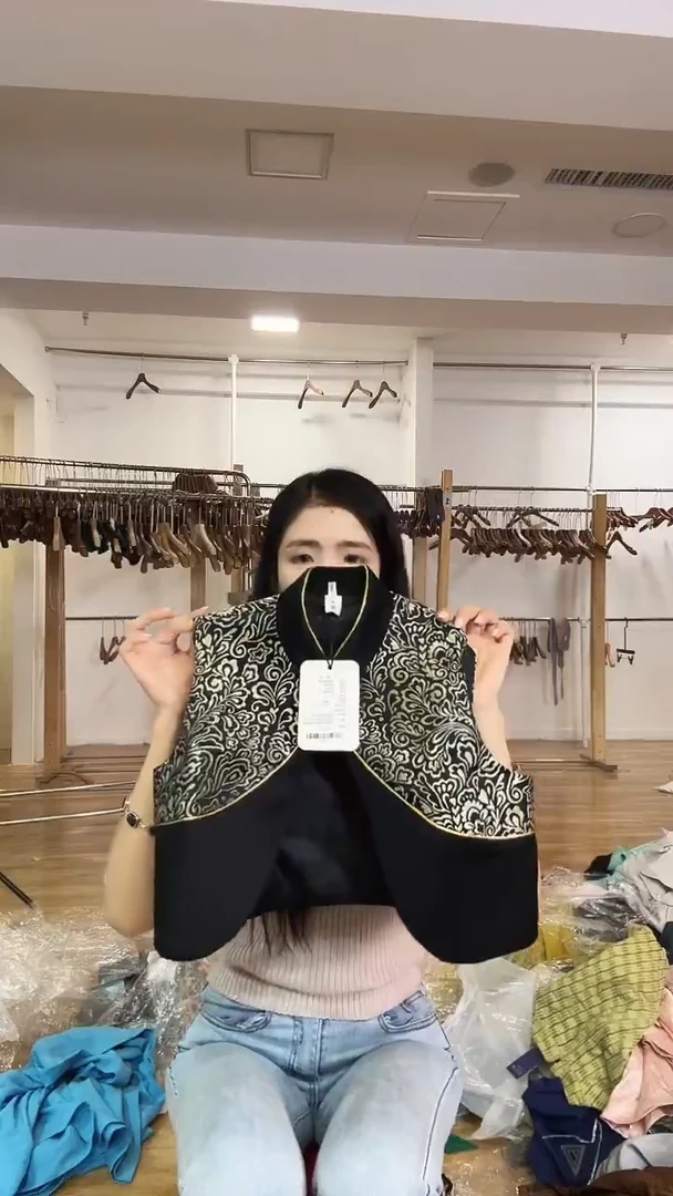 马甲       S码         100斤