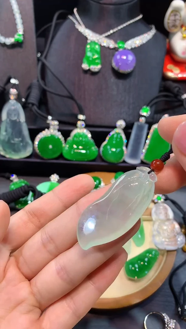 翡翠未镶嵌吊坠(不含链)瓜