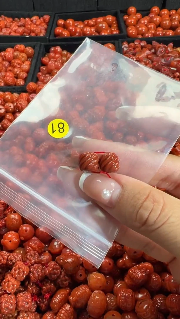 颈饰未镶嵌南红玛瑙1