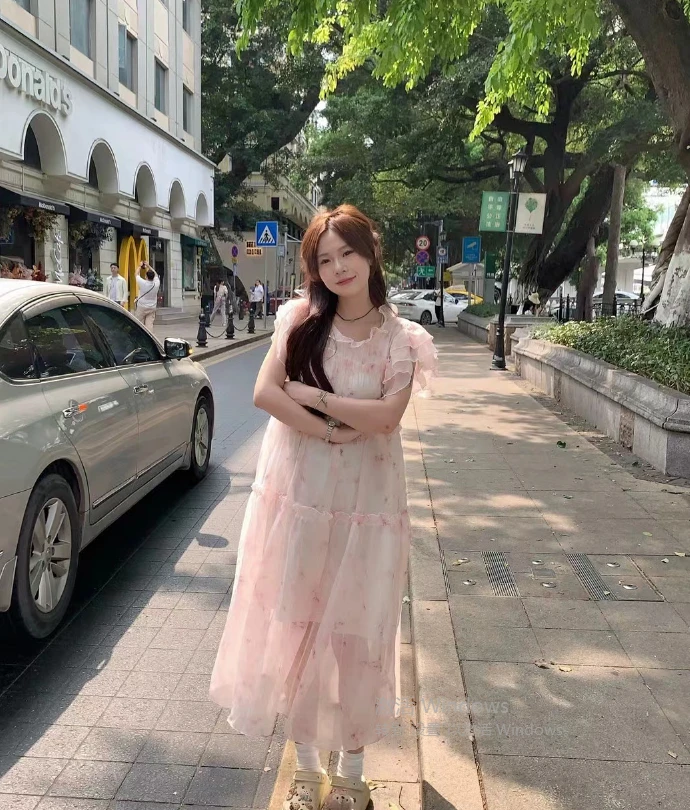 【秀宝女装】甜美温柔风气质时尚百搭飞飞袖连衣裙XB6071