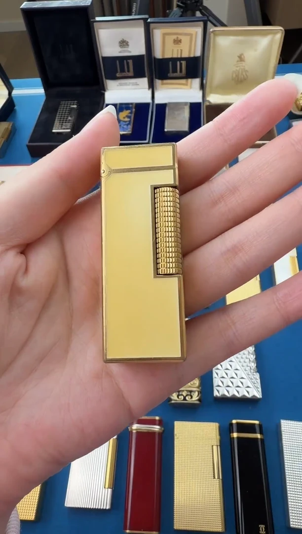 登4代  黄灯漆面  1