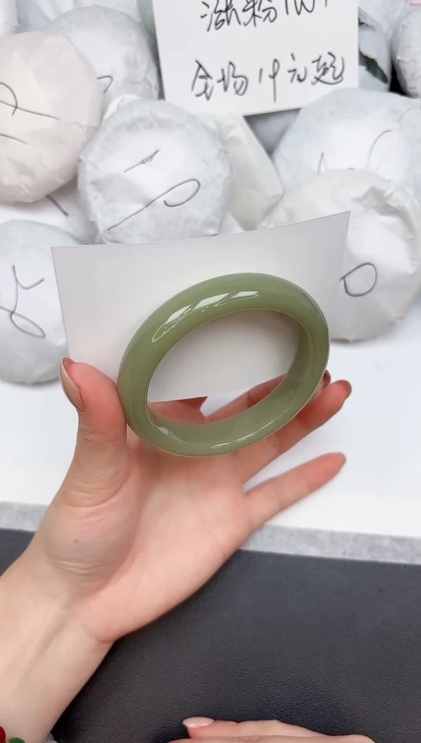 未镶嵌手镯石英质玉174/5758