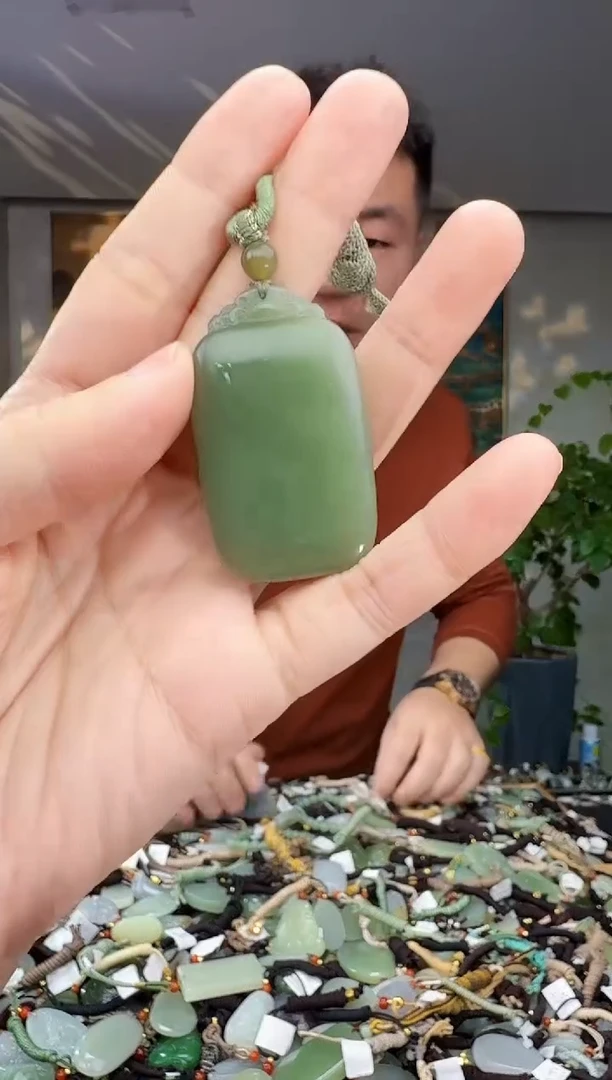未镶嵌和田玉挂件拍一发一