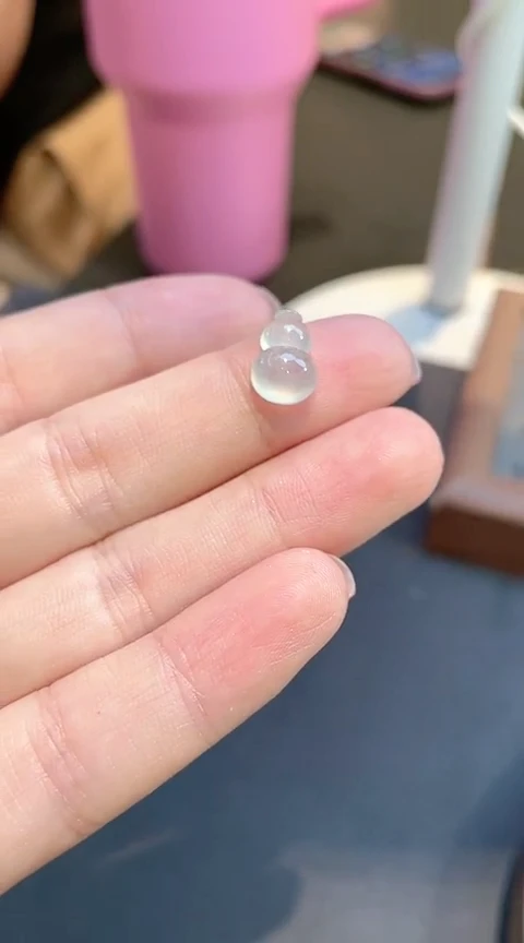 翡翠裸石白冰葫芦落实