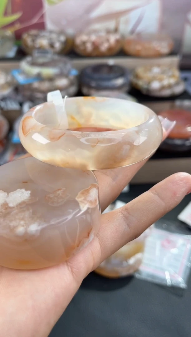 未镶嵌手镯石英质玉53