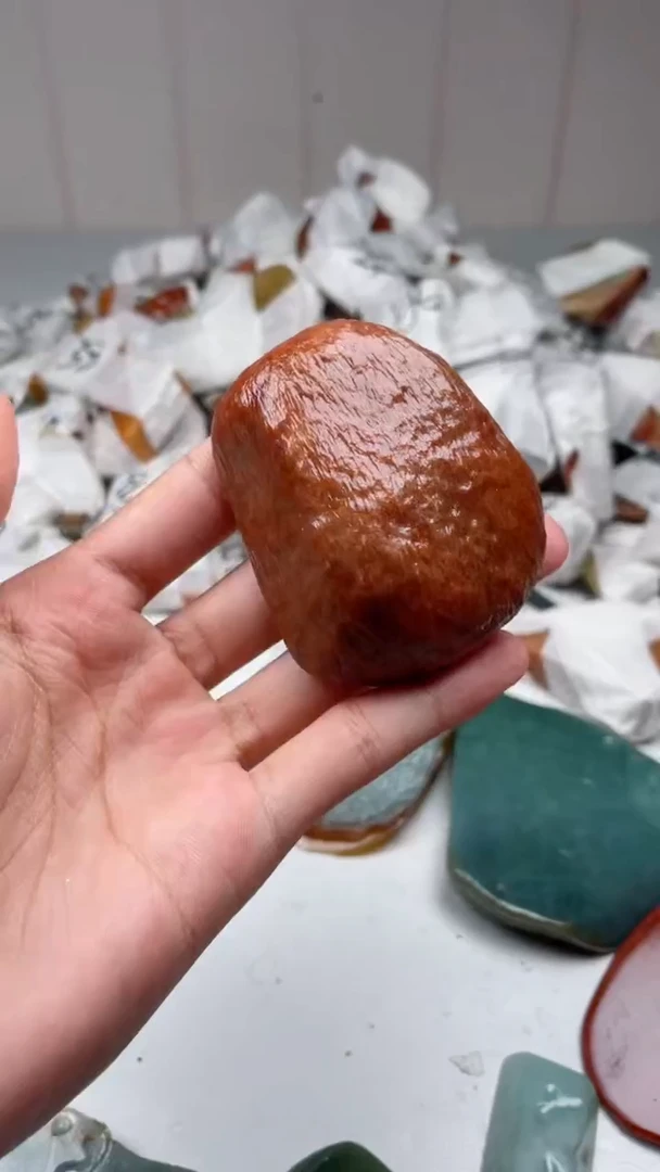 翡翠未镶嵌颈饰玉*人翡翠