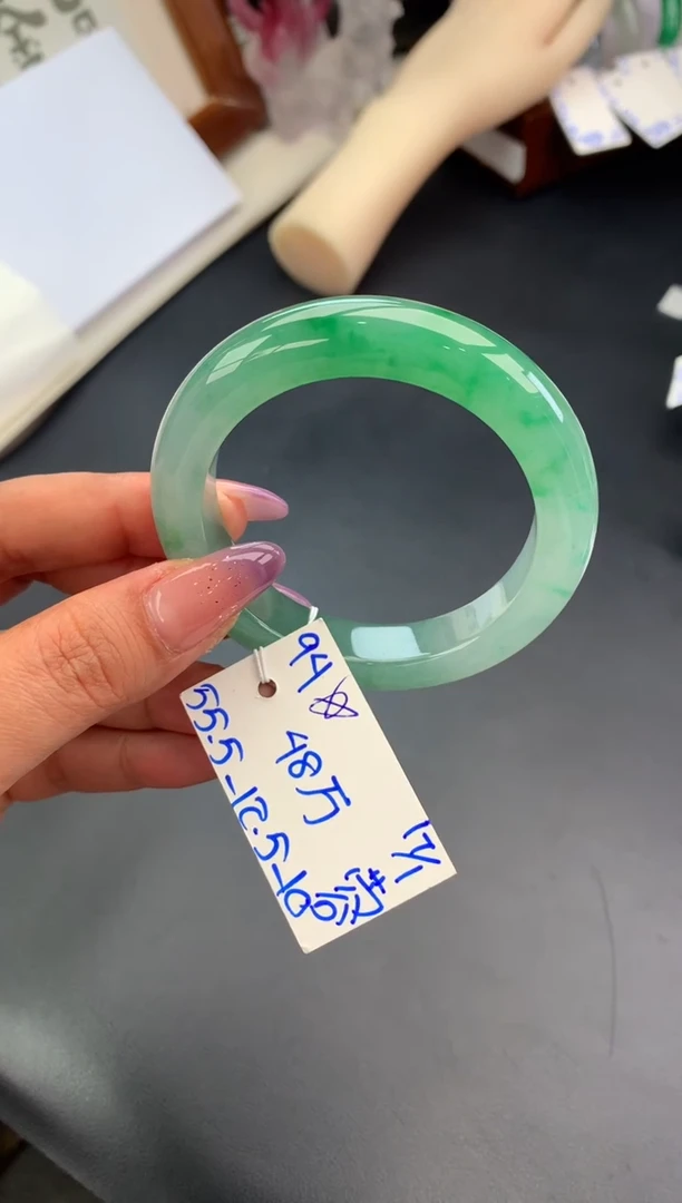 【闪购商品】翡翠手镯未镶嵌手镯