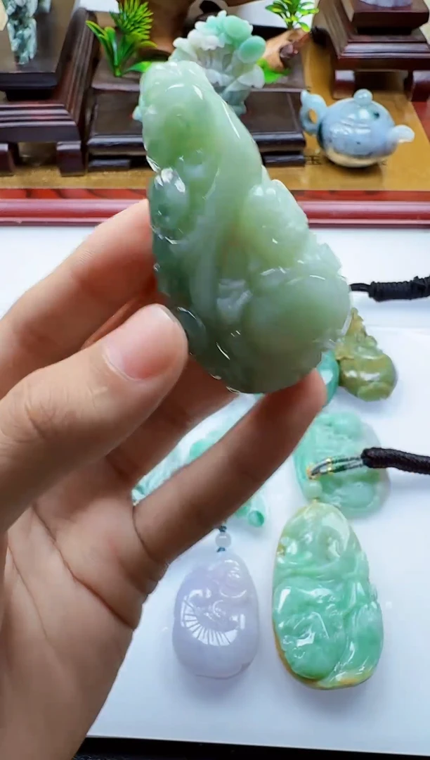 吊坠(不含链)未镶嵌翡翠1