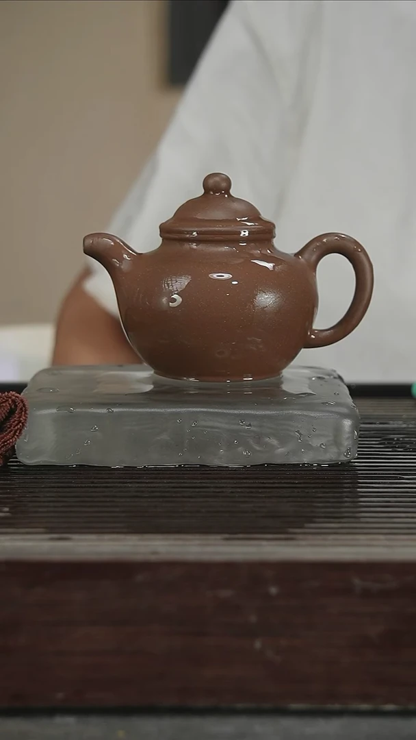 茶壶紫砂高工，带证300CC56号