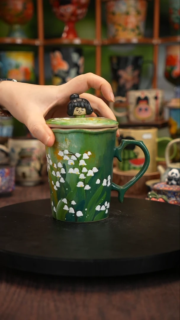 釉下手绘陶瓷杯子