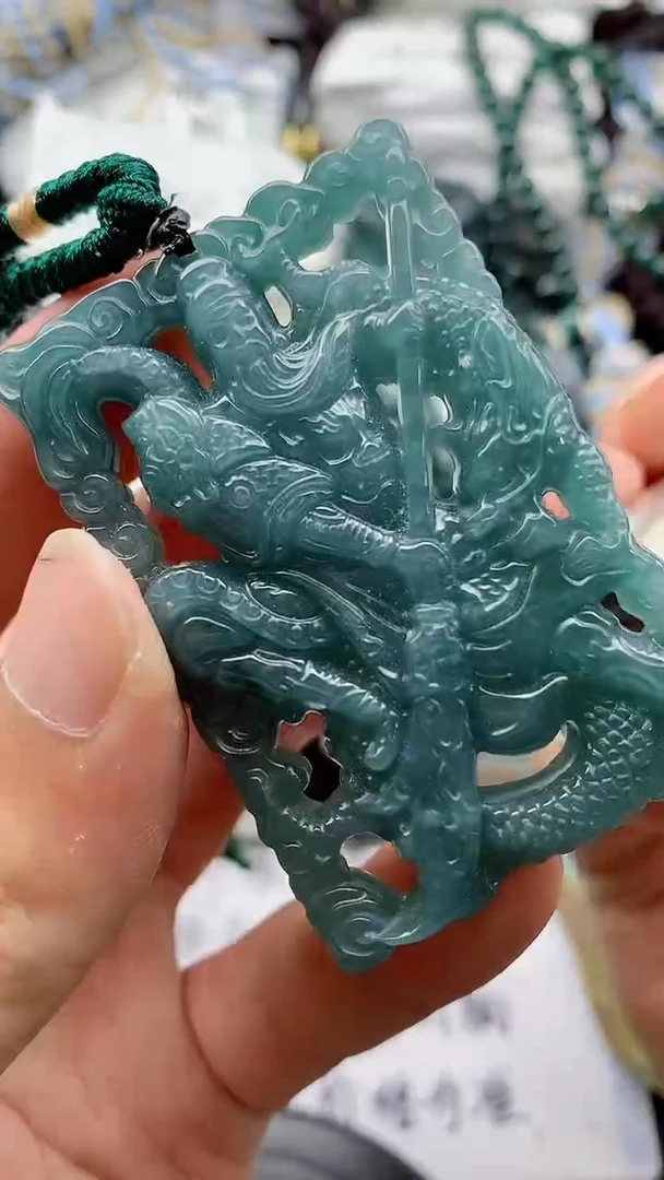 翡翠未镶嵌颈饰多样性发货只发一件