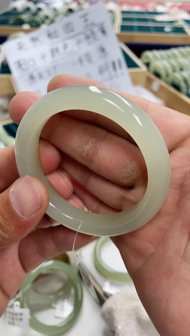 未镶嵌手镯和田玉D****4和田玉手镯327000