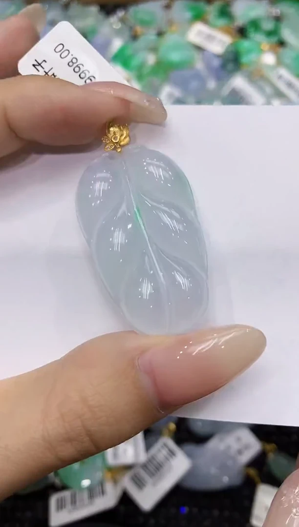 翡翠18K金镶嵌颈饰111111111111