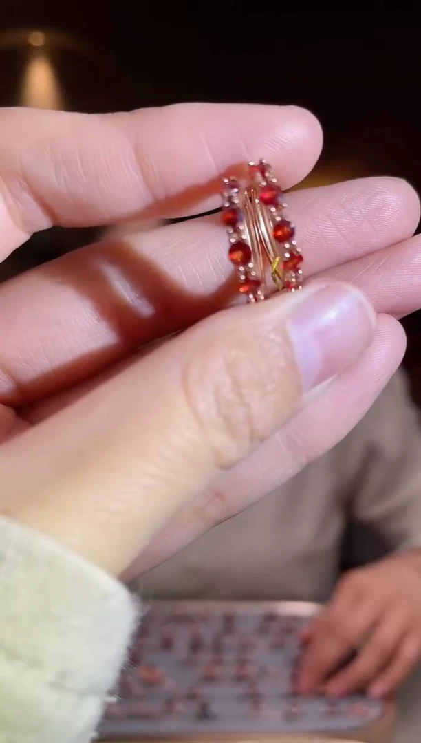 耳饰彩色蓝宝石银S925镶嵌耳饰