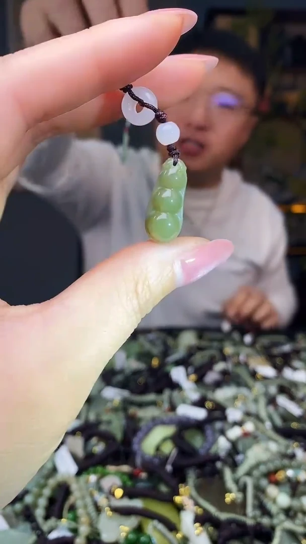 颈饰未镶嵌和田玉多样性发货，拍一发一