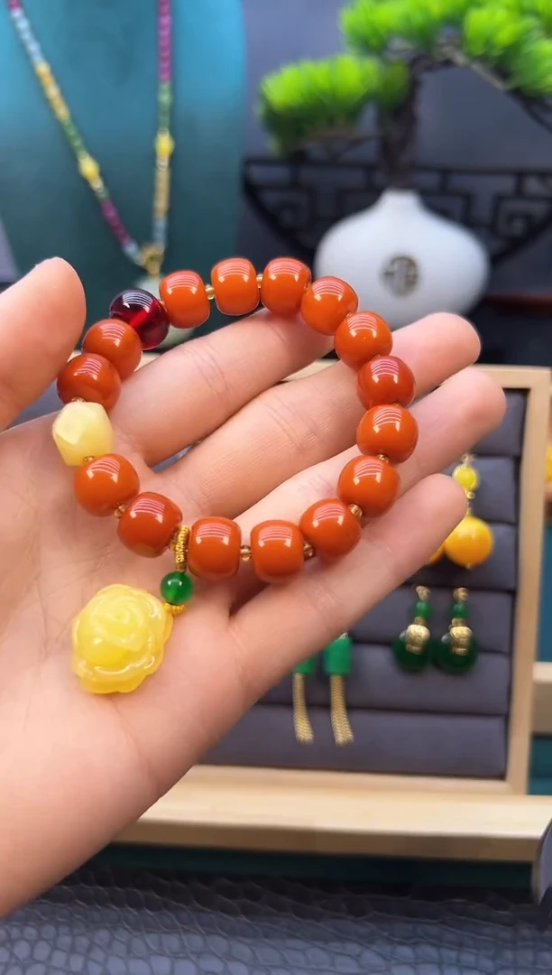 【闪购商品】蜜蜡耳饰14K金镶嵌S119