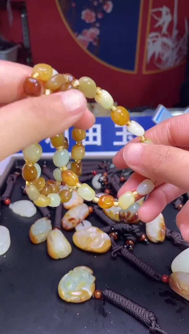 颈饰未镶嵌和田玉1