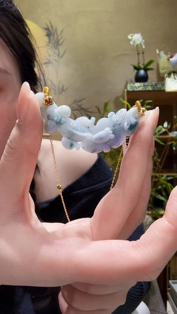 颈饰未镶嵌翡翠吊坠