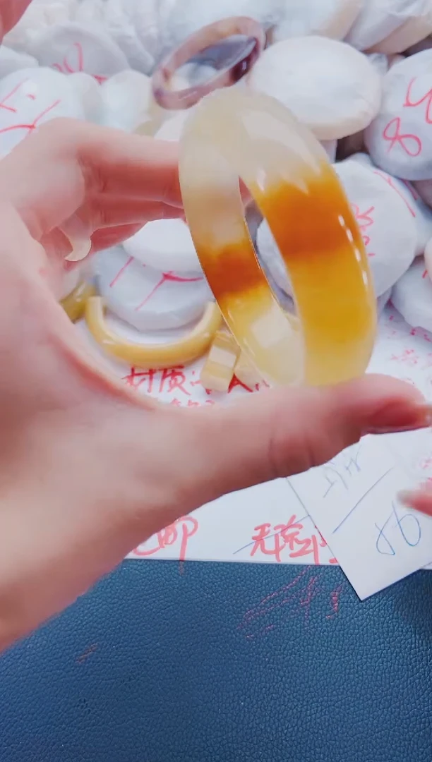 未镶嵌手镯石英质玉M164-57-58