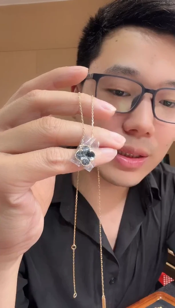 【闪购商品】玛瑙/玉髓套链18K金镶嵌黑色k黄，四叶草套链GHJ