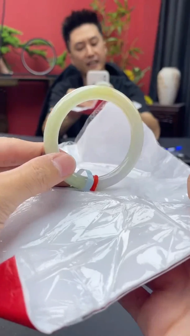 未镶嵌手镯翡翠8