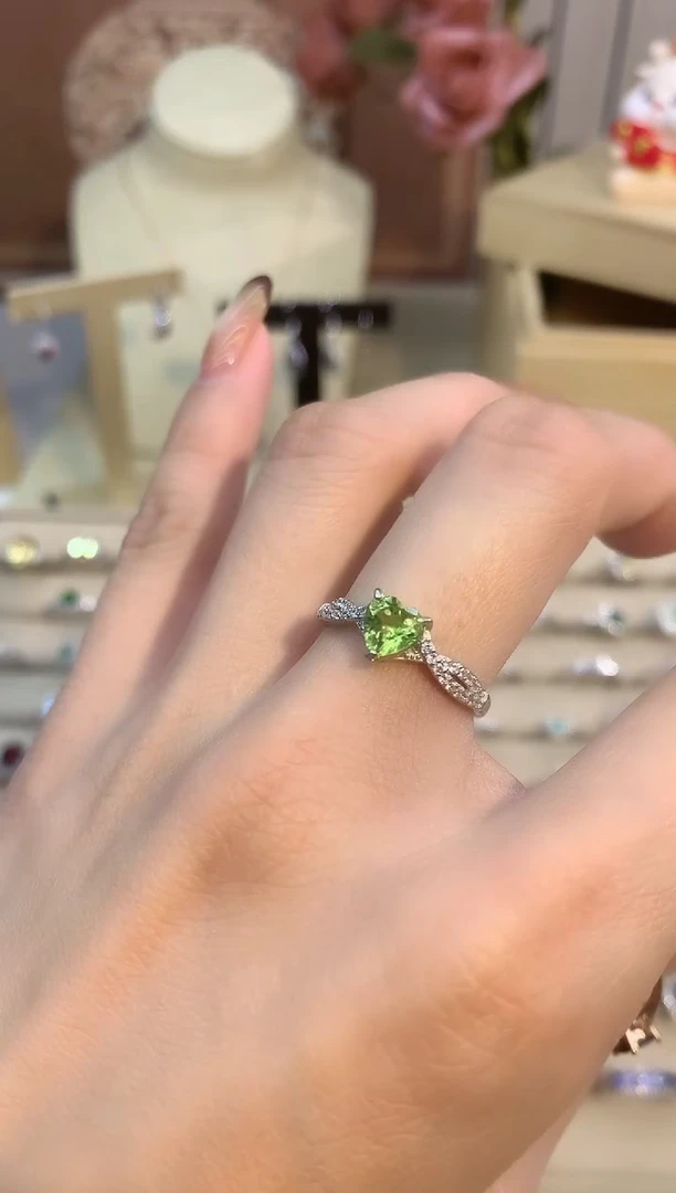 银S925镶嵌戒指橄榄石爱心