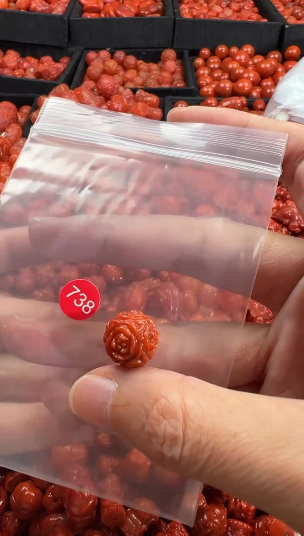 颈饰未镶嵌南红玛瑙1