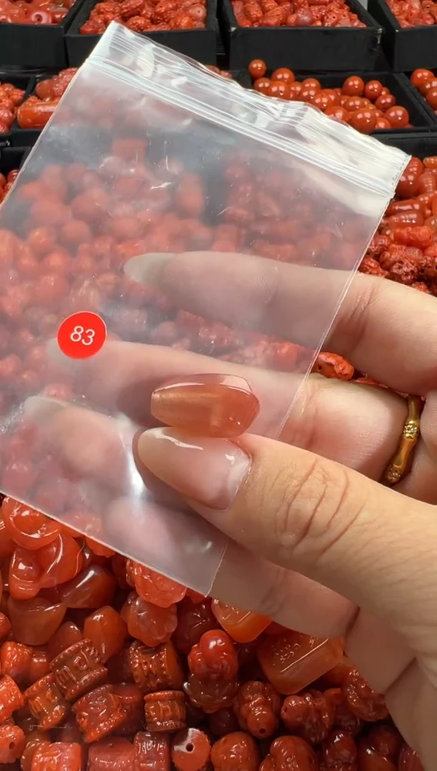 颈饰未镶嵌南红玛瑙1