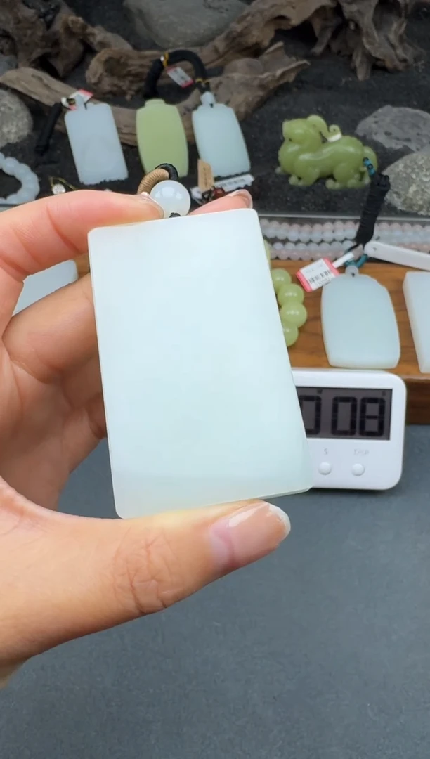 颈饰未镶嵌和田玉3