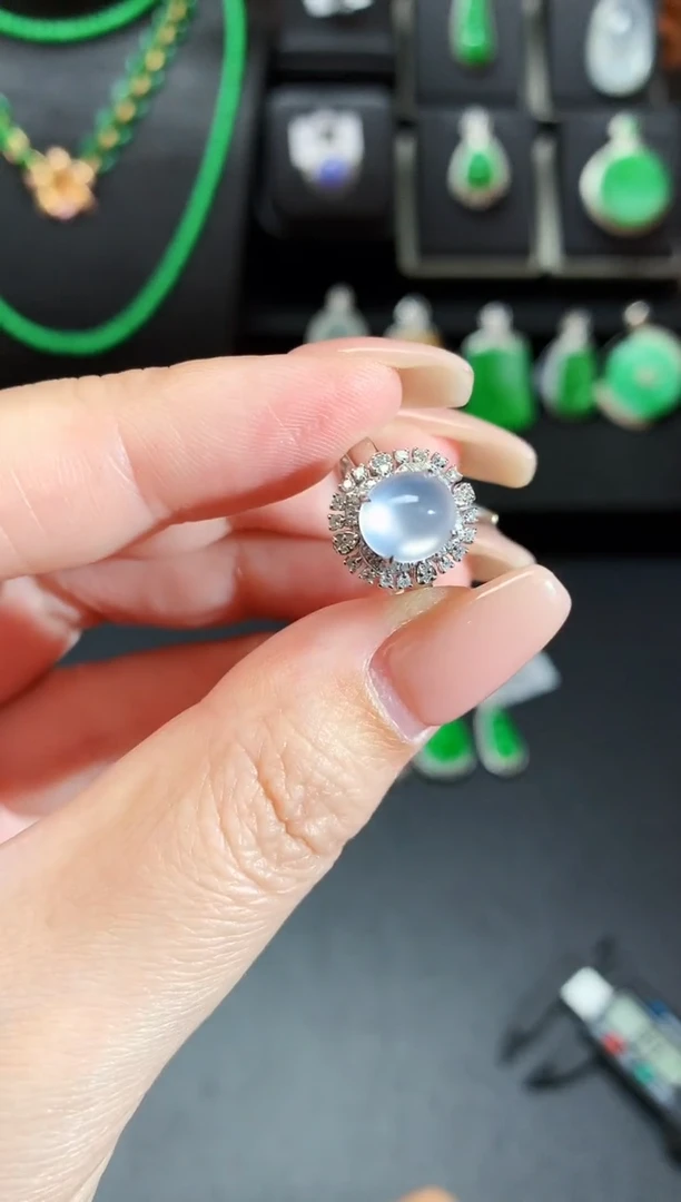 【闪购商品】翡翠吊坠(不含链)18K金镶嵌蛋面戒指