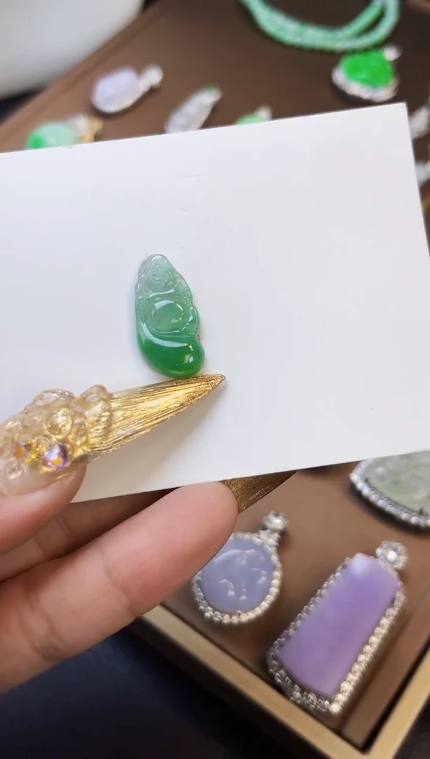 翡翠裸石FT095缅甸A货翡翠布袋佛