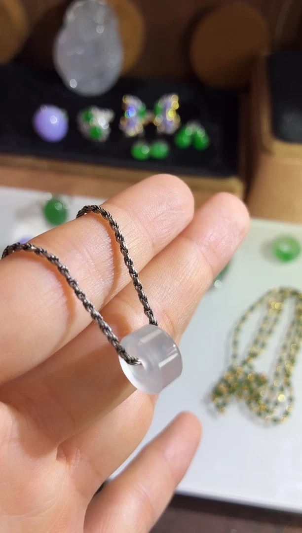 吊坠(不含链)未镶嵌翡翠吊坠