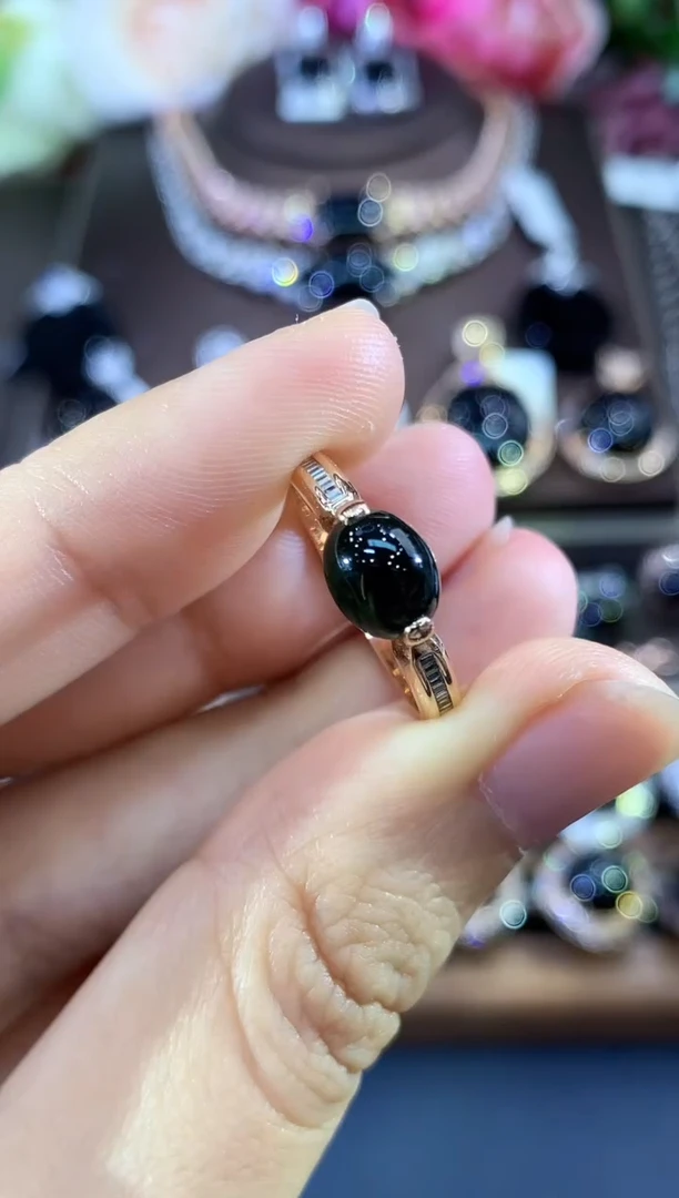 18K金镶嵌戒指翡翠B13