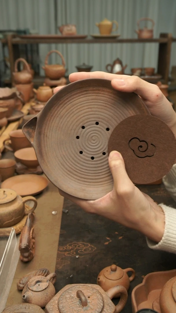 老岩泥原矿料  鹰嘴蓄水壶呈