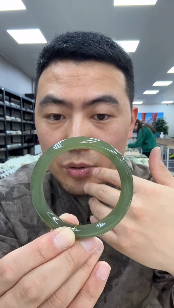 【闪购商品】和田玉手镯未镶嵌59  522