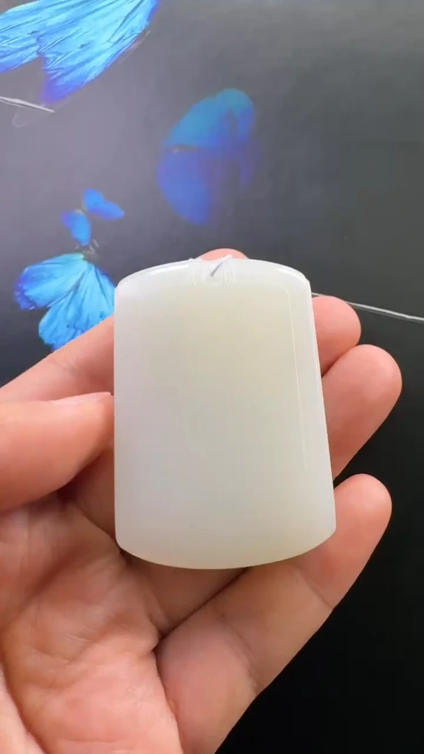 颈饰未镶嵌和田玉吊坠