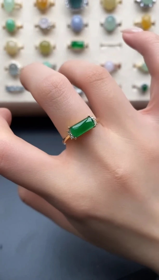 银S925镶嵌戒指翡翠一物一证一礼盒