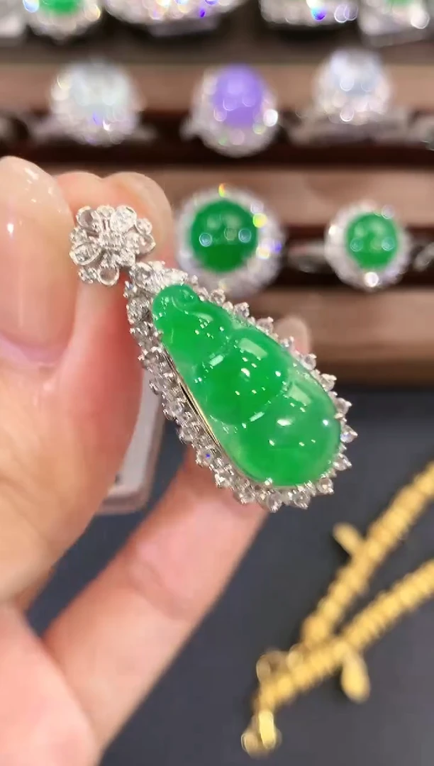 翡翠18K金镶嵌吊坠(不含链)q73