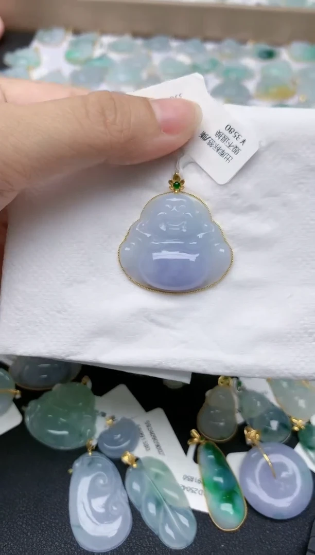 翡翠18K金镶嵌颈饰天然A货翡翠