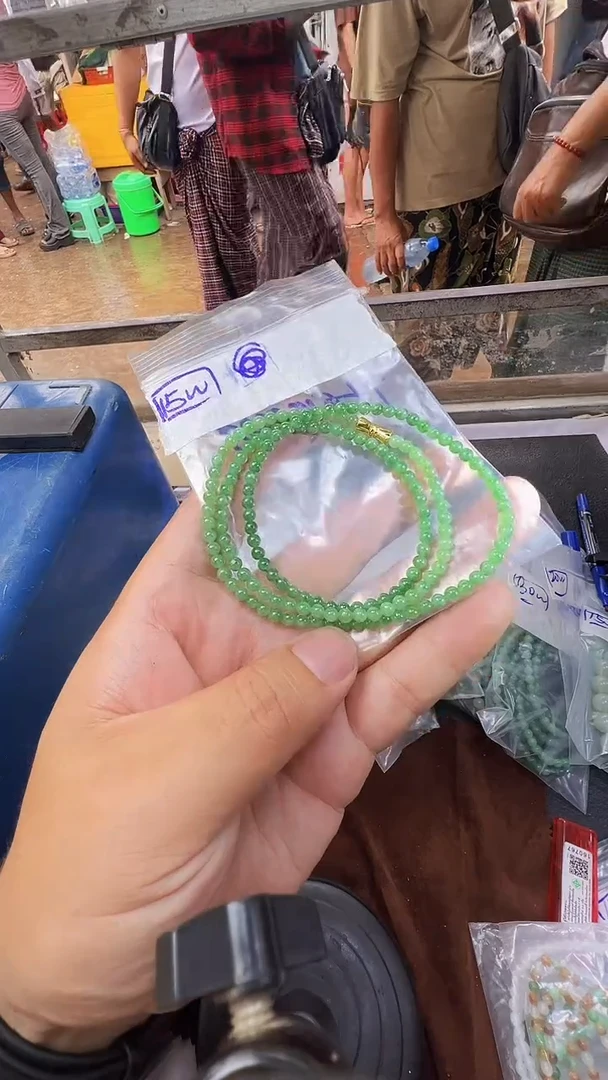 定制翡翠未镶嵌翡翠珠串
