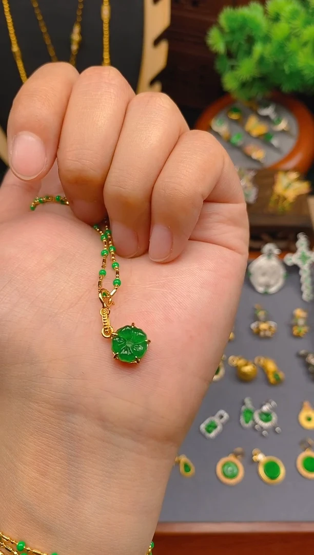 【闪购商品】翡翠吊坠(不含链)银S925镶嵌花花吊坠