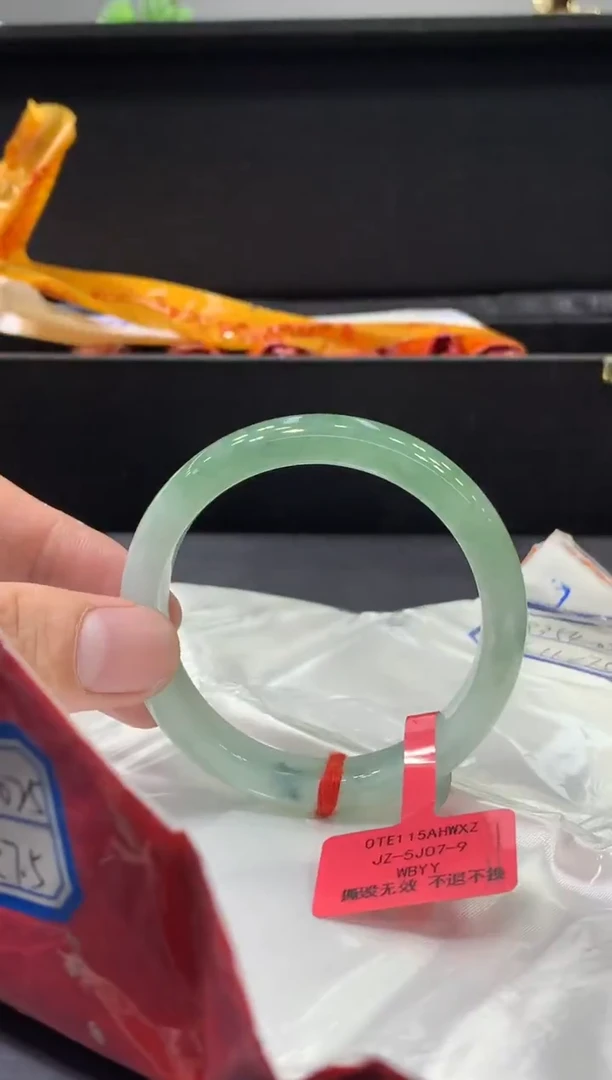 未镶嵌手镯翡翠翡翠手镯