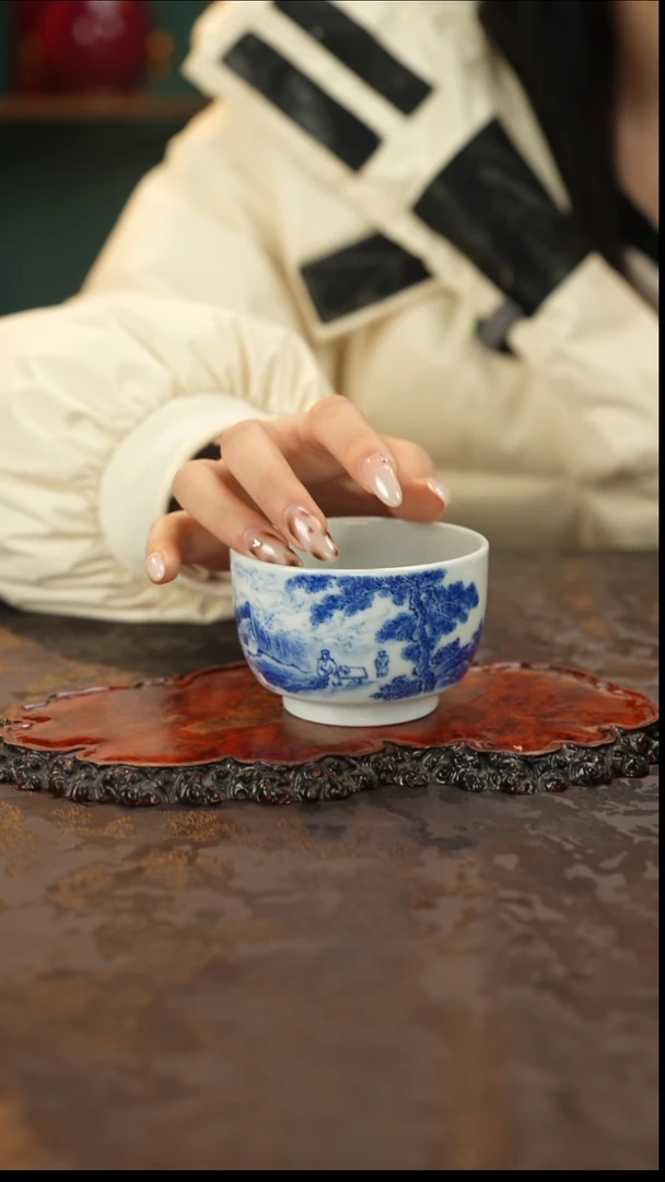 青花手绘山水主人杯