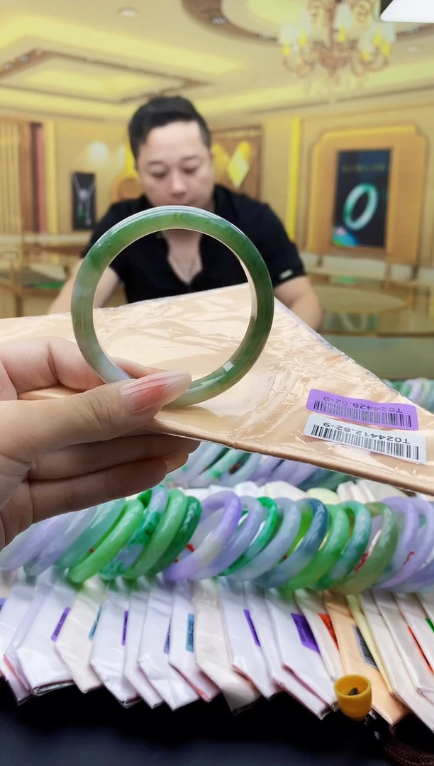 未镶嵌手镯翡翠AAAA