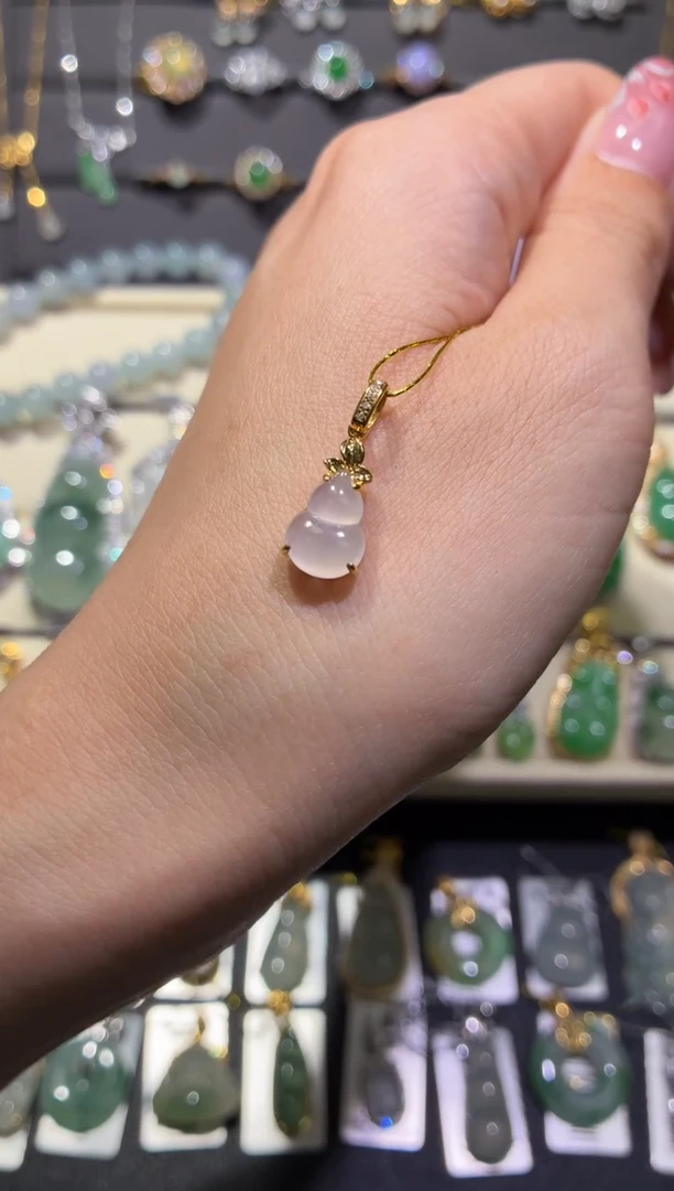 翡翠18K金镶嵌颈饰天然翡翠A货