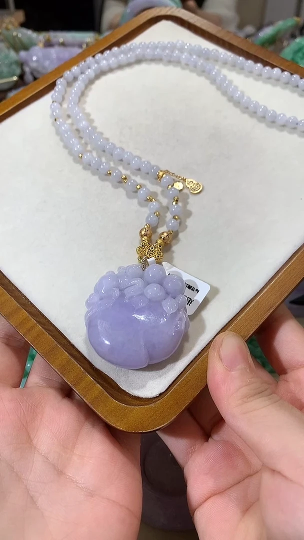 颈饰未镶嵌翡翠吊坠