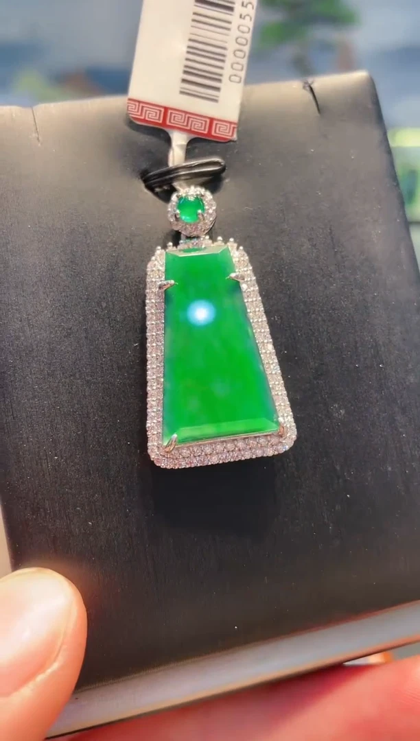 【闪购商品】翡翠吊坠(不含链)银S925镶嵌A50天然A货翡翠