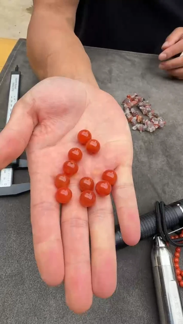 南红玛瑙单珠未镶嵌原矿无优化多样发一颗10mm有坑裂慎拍