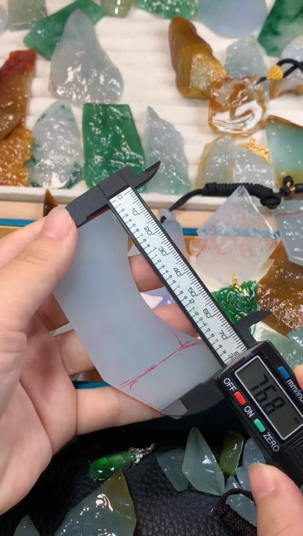 吊坠(不含链)未镶嵌翡翠吊坠